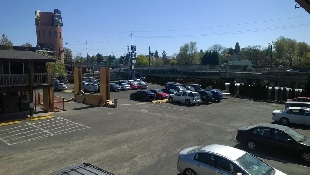 Banfield Motel Portland Exterior photo